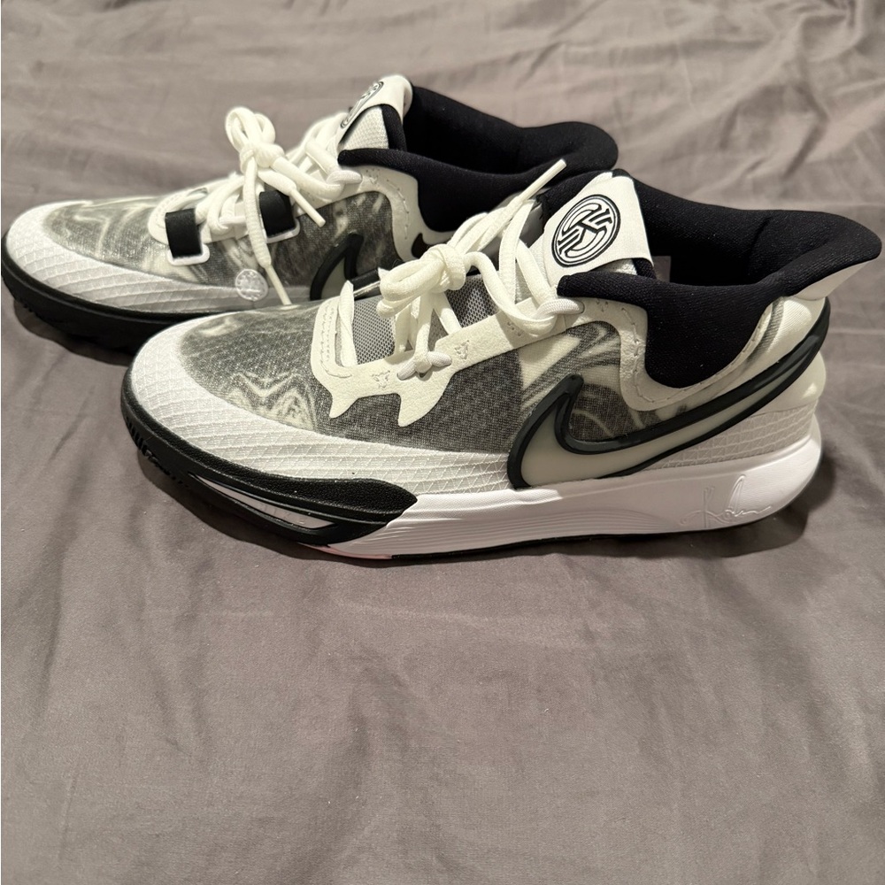 Nike Kyrie Women’s Athletic Sneakers